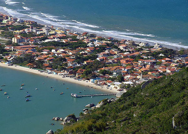 Imagen de Bombinhas con Alquiler de Auto - Semana de Turismo 2026 - Charter AZUL 